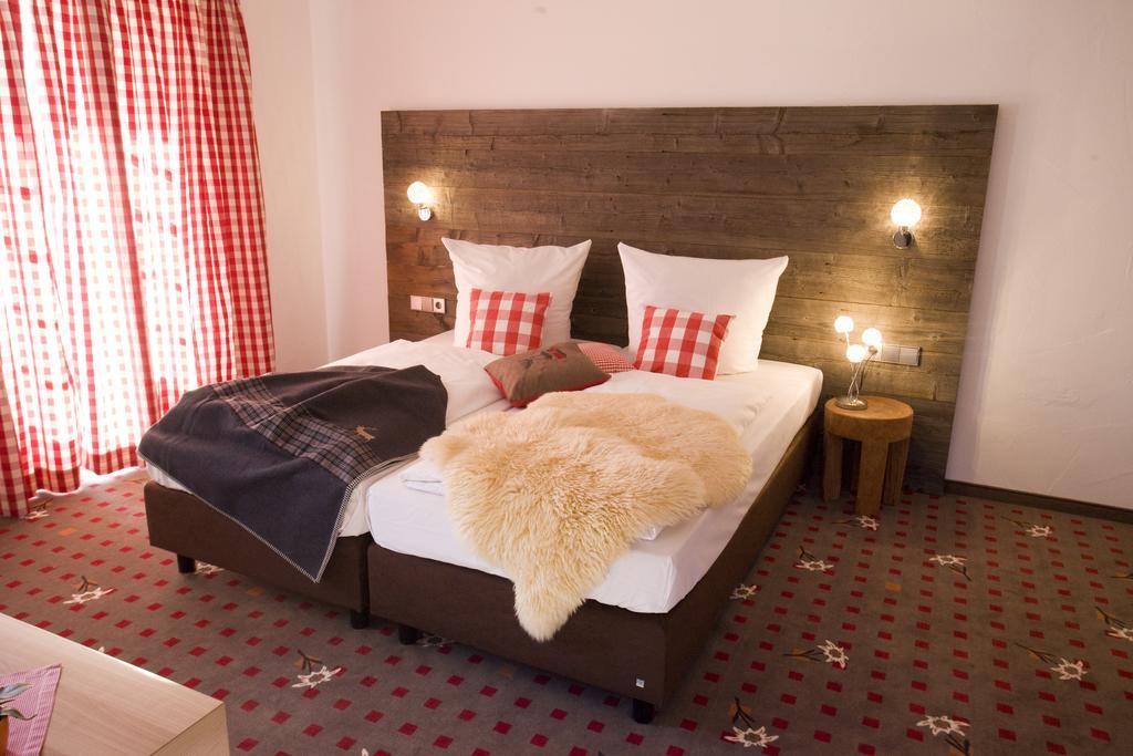 Alpin Lifestyle Hotel Loewen & Strauss โอเบอร์สทดอร์ฟ ภายนอก รูปภาพ